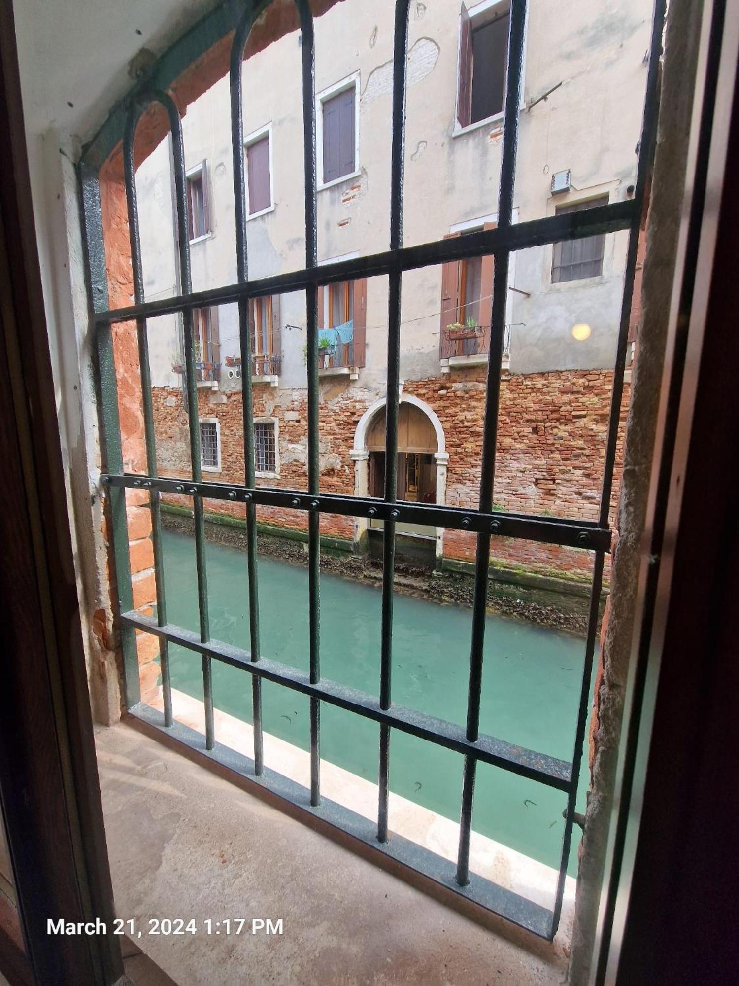Venice Canal Экстерьер фото